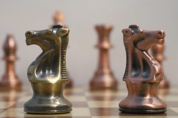 Metal Chess Set with Bronze and Copper Finish - Image 4