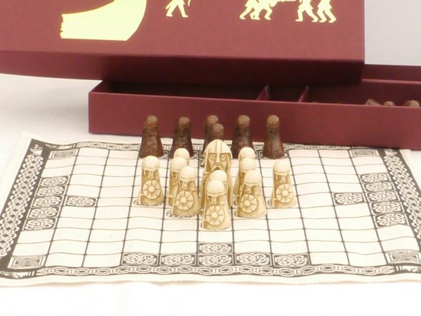HNEFATAFL - The Viking Game (Tafl) - Image 3