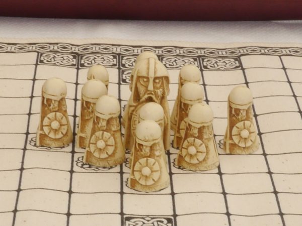 HNEFATAFL - The Viking Game (Tafl) - Image 9