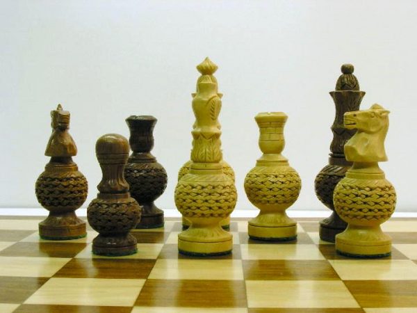 Mughal Aftab Fretwork Chess Pieces - Image 4