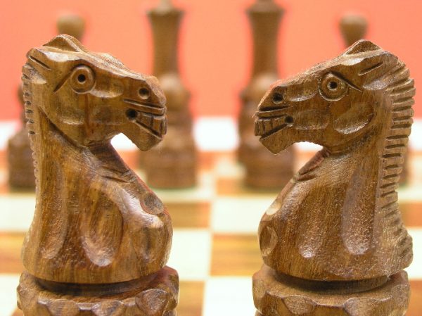 Barrel Carved Double Weighted Chess Pieces - Image 7