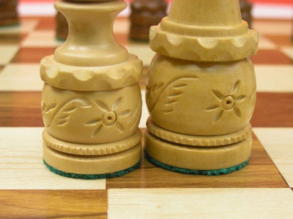 Barrel Carved Double Weighted Chess Pieces - Image 10