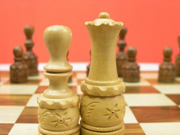 Barrel Carved Double Weighted Chess Pieces - Image 11