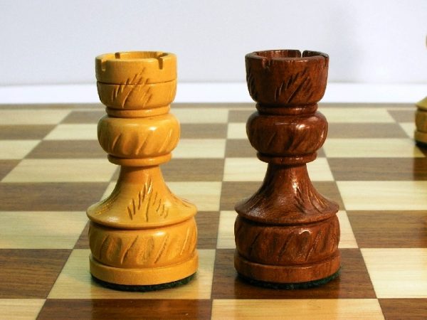 Royal Plus in Solid Sheesham Chess Pieces