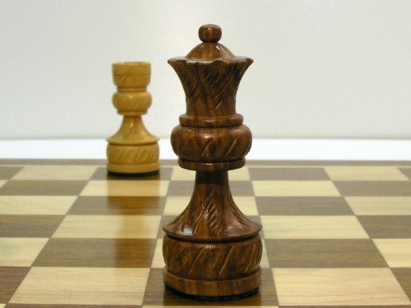 Royal Plus in Solid Sheesham Chess Pieces - Image 8