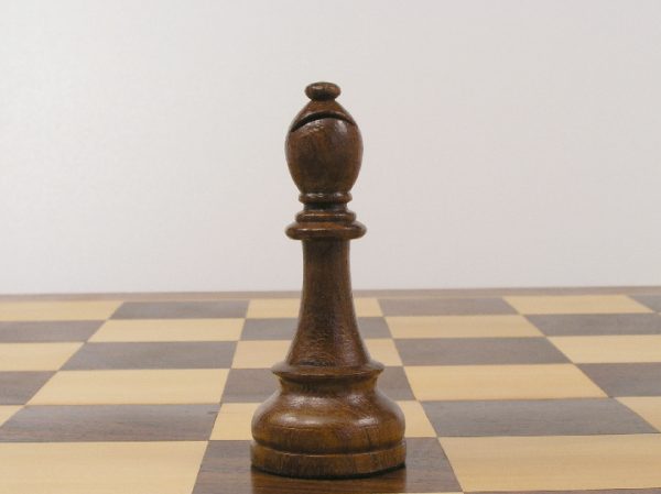 Tournament Staunton 4 inch King Chess Set - Image 4