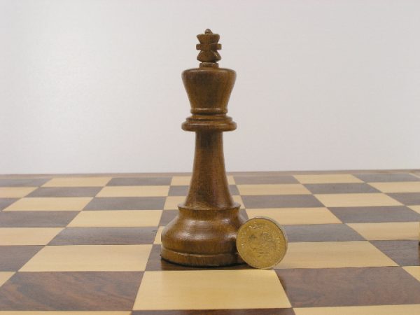 Tournament Staunton 4 inch King Chess Set - Image 5