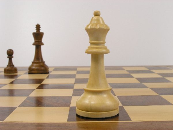 Tournament Staunton 4 inch King Chess Set - Image 7