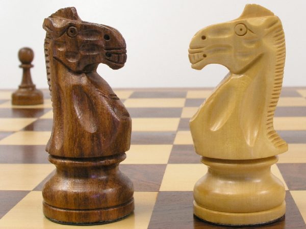 Tournament Staunton 4 inch King Chess Set - Image 11