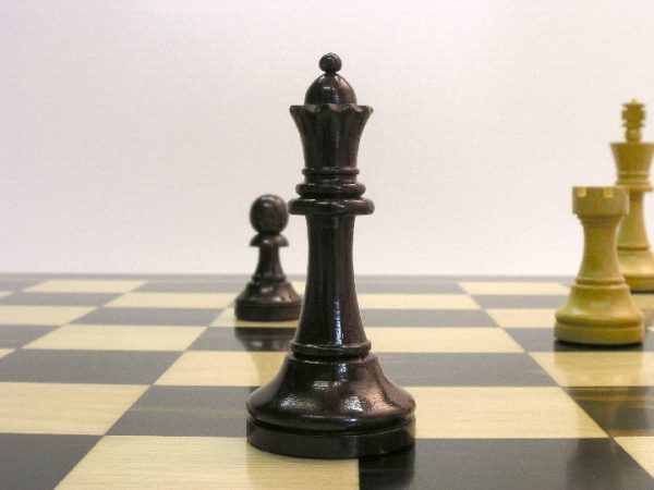 Monarch Staunton Golden Rosewood 3.75 inch King Chess Pieces - Image 3