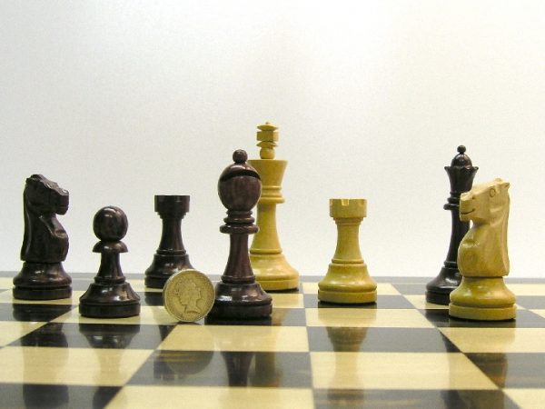 Monarch Staunton Golden Rosewood 3.75 inch King Chess Pieces - Image 4