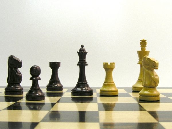 Monarch Staunton Golden Rosewood 3.75 inch King Chess Pieces - Image 5