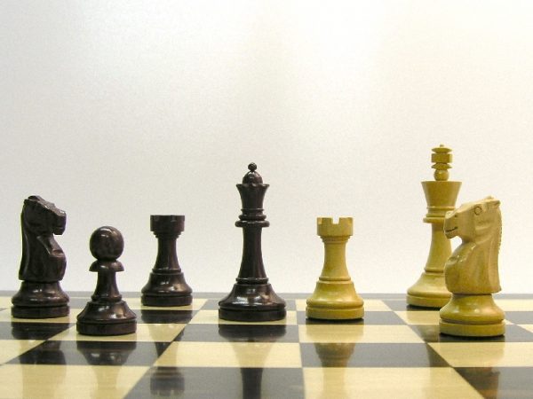 Monarch Staunton Golden Rosewood 3.75 inch King Chess Pieces - Image 6