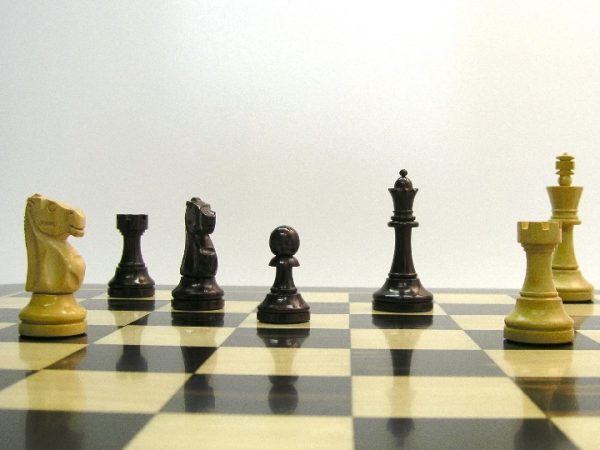 Monarch Staunton Golden Rosewood 3.75 inch King Chess Pieces - Image 7