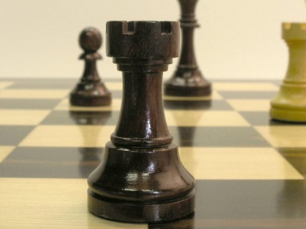 Monarch Staunton Golden Rosewood 3.75 inch King Chess Pieces - Image 11