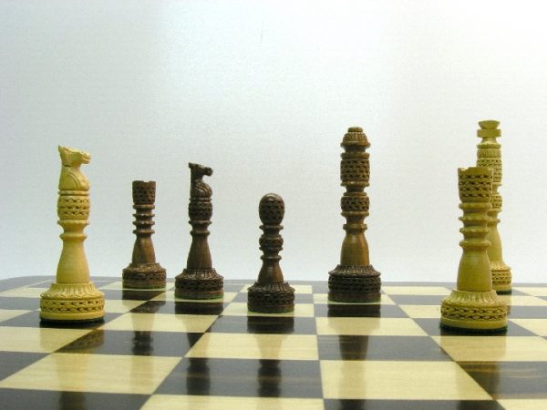 Millenium Fret Tower Chess Pieces - Image 4