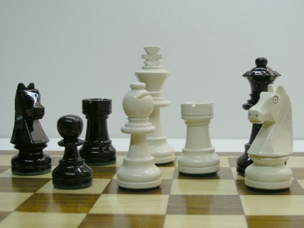 Black and White Staunton Charlotte Chess Pieces - Image 3