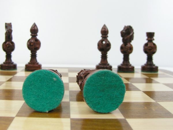 Concentric ball bud rosewood King 3.5 inch Chess Set - Image 9