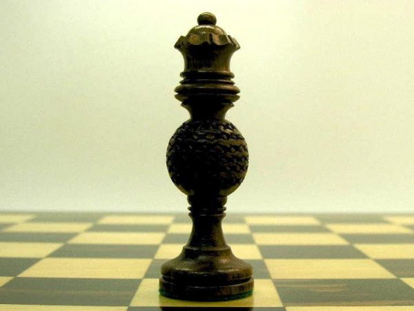 Globe with 4.5 inch King Chess Set - Image 5
