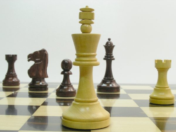 Monarch Staunton Rosewood 3.75in King Chess Set