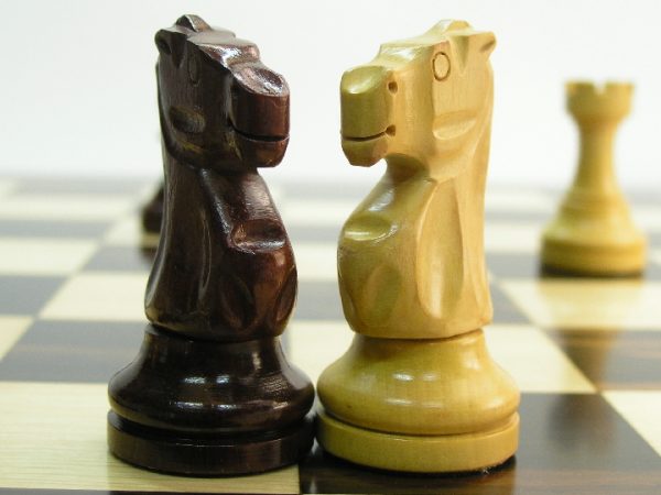 Monarch Staunton Rosewood 3.75in King Chess Set - Image 7