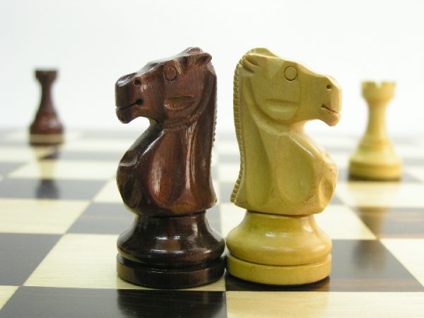 Monarch Staunton Rosewood 3.75in King Chess Set - Image 8