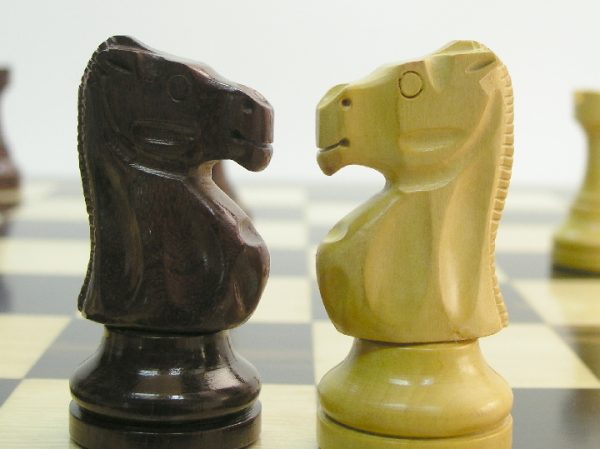 Monarch Staunton Rosewood 3.75in King Chess Set - Image 9