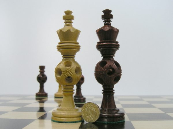 Concentric Ball in Rosewood Chess Set - Image 4