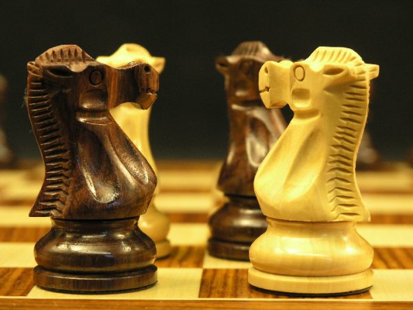 The Morgan - Double Weighted Rosewood Staunton Chess Set - Image 9