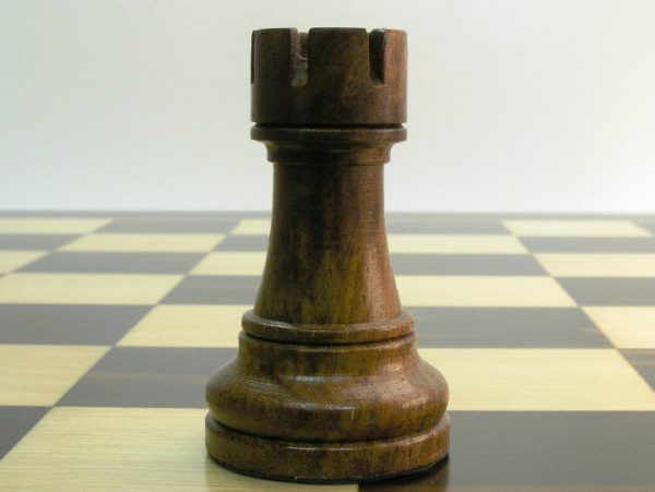 Chess Champion 4.5 inch King Staunton Chess Pieces - Image 5