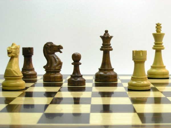 Chess Champion 4.5 inch King Staunton Chess Pieces - Image 11