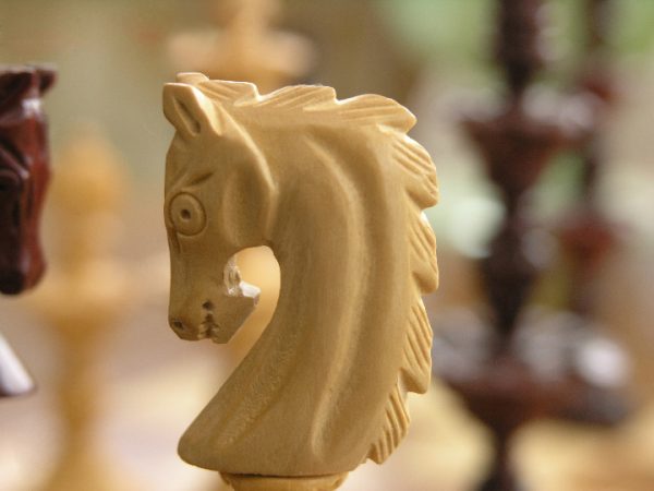 Song of Solomon Bud Rosewood Chess Pieces - Image 5