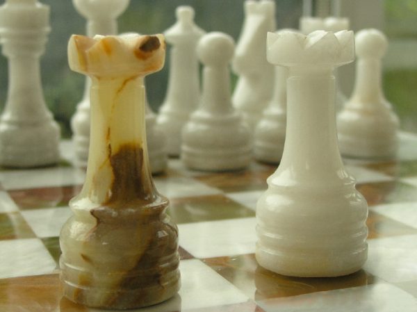 Beautiful Green and White Marble Chess Set with superb heavy marble Board - Image 9