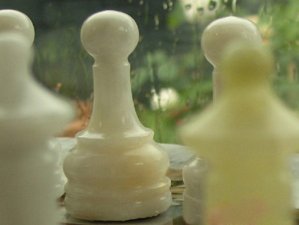 Beautiful Green and White Marble Chess Set with superb heavy marble Board - Image 11