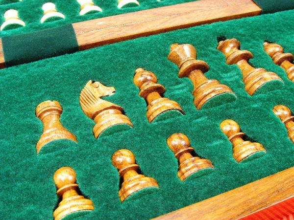 Large Rosewood Magnetic 14 inch Chess Set - Image 7