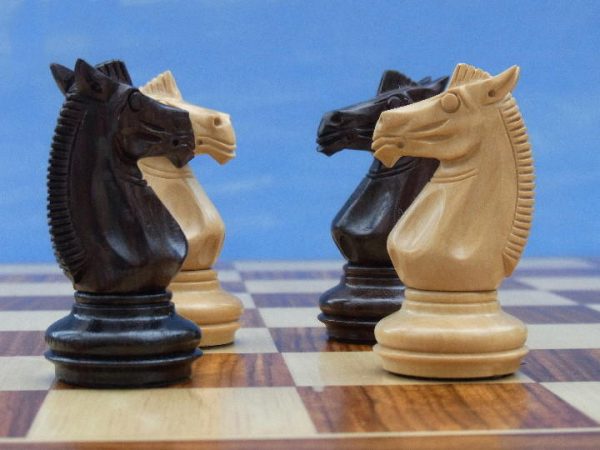 The Meghdoot Chess Set in Rosewood - Image 8