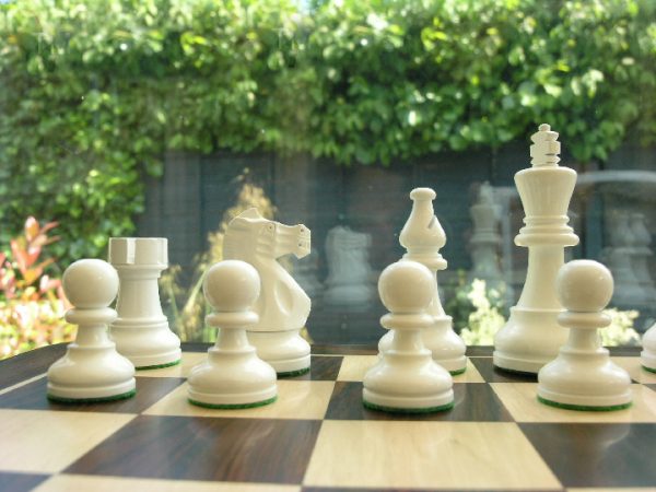 American Staunton in Black and White  with 4 inch King Chess Pieces - Image 7