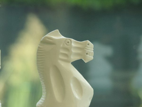 American Staunton in Black and White  with 4 inch King Chess Pieces - Image 8