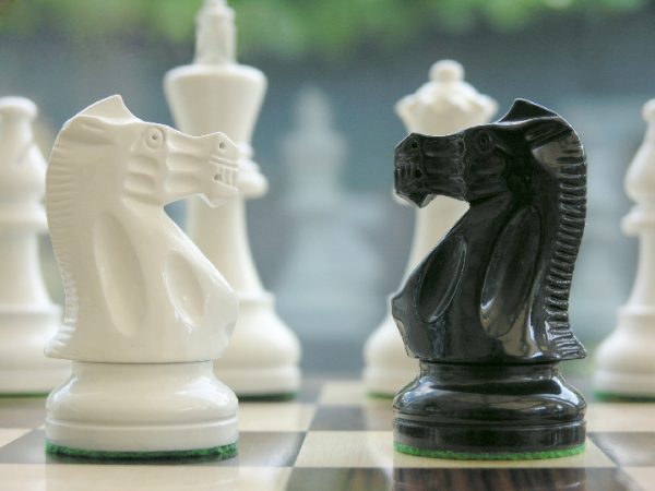 American Staunton in Black and White  with 4 inch King Chess Pieces - Image 9