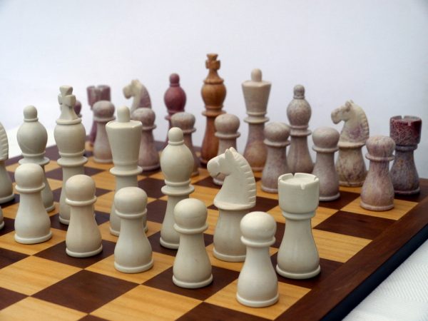 African Marble Staunton Chess Set - 5 inch King - Image 3