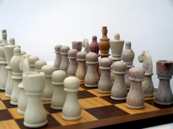 African Marble Staunton Chess Set - 5 inch King - Image 4
