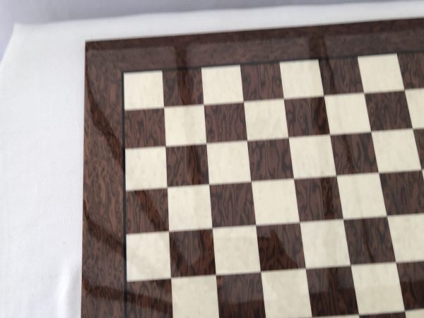 Walnut and Sycamore Gloss Chess Board with 2.2 inch Squares - Image 3
