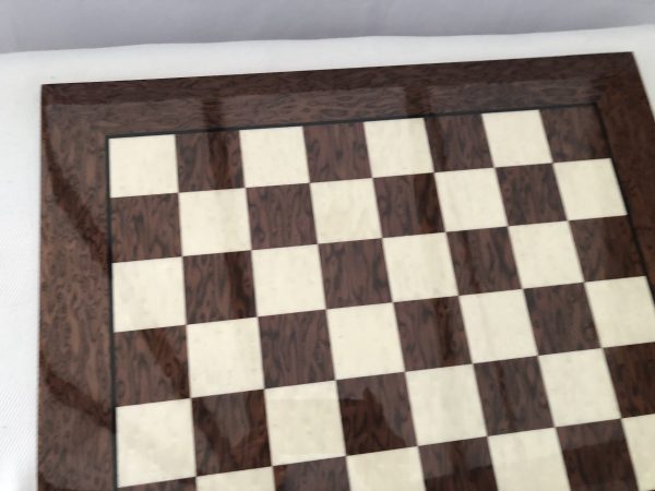 Walnut and Sycamore Gloss Chess Board with 2.2 inch Squares - Image 4