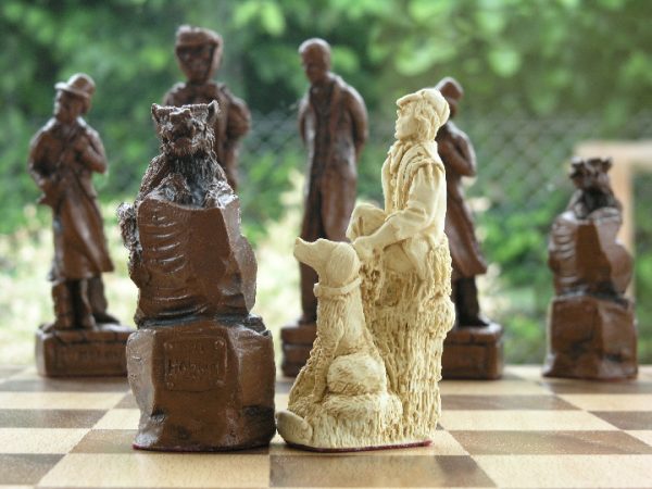 Berkeley Chess Ltd - Sherlock Holmes Chess Pieces - Brown - Image 2