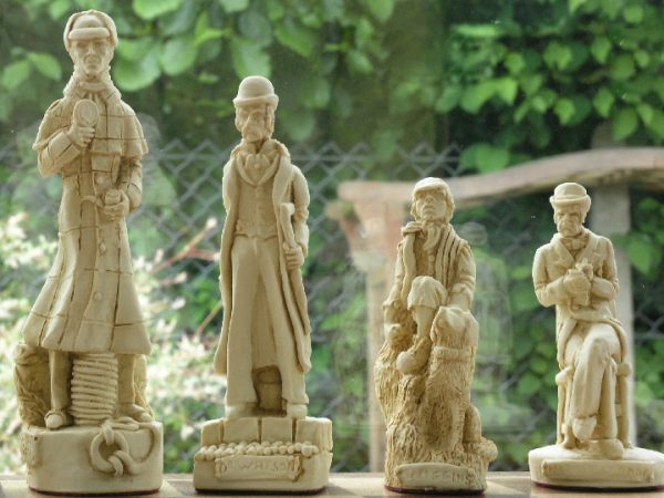 Berkeley Chess Ltd - Sherlock Holmes Chess Pieces - Brown