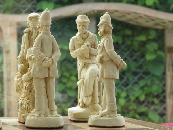 Berkeley Chess Ltd - Sherlock Holmes Chess Pieces - Brown - Image 4