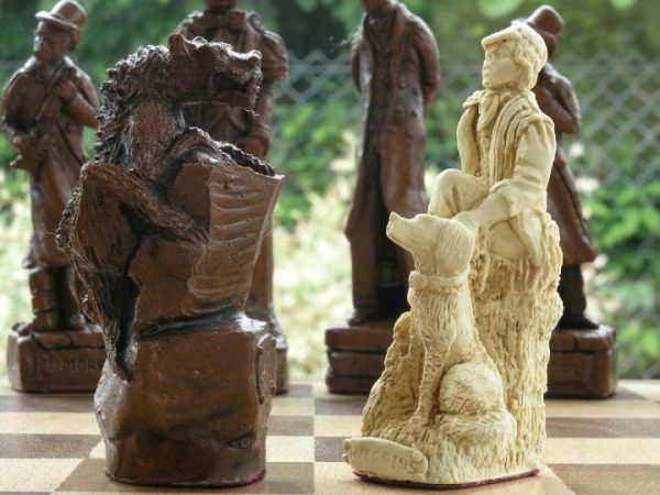 Berkeley Chess Ltd - Sherlock Holmes Chess Pieces - Brown - Image 10