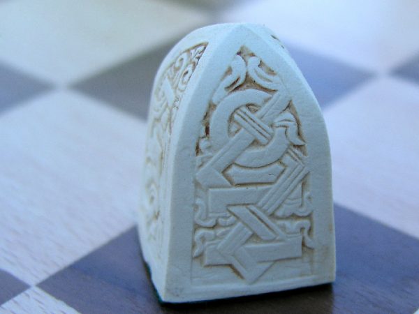 Gothic Lewis Chess Set - Image 7