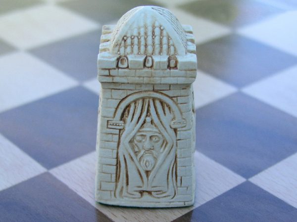 Gothic Lewis Chess Set - Image 9