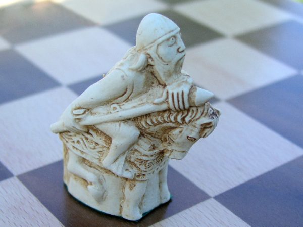 Gothic Lewis Chess Set - Image 10
